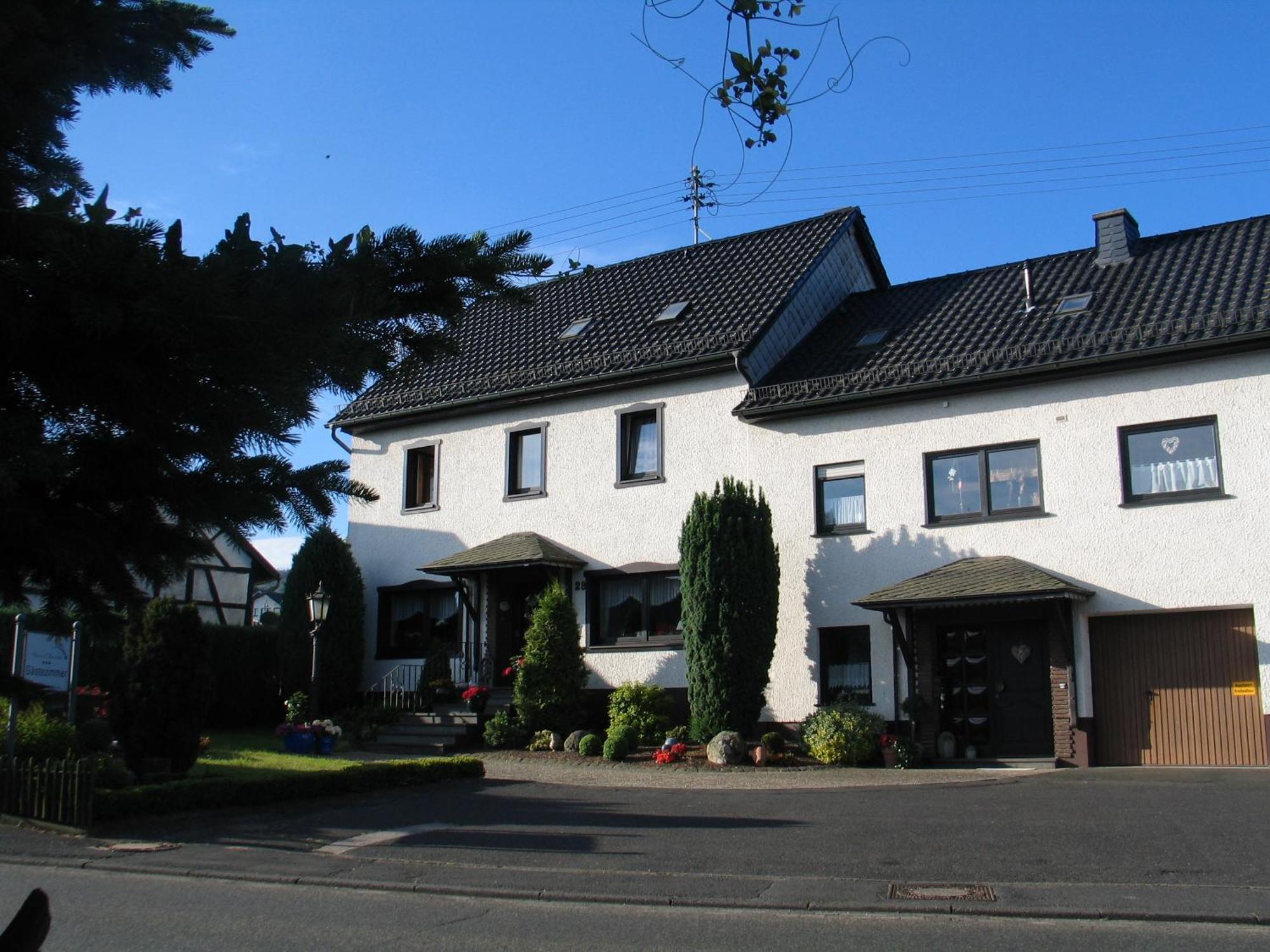 Haus Claudia Hotell Müllenbach Eksteriør bilde